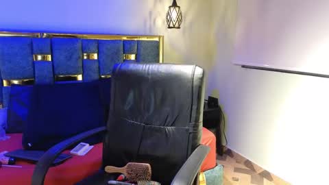 emily fox 3 online show from September 11, 2025, 3:28 am