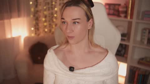 Em -  online show from December 24, 2024, 12:00 am