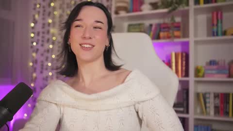 Em -  online show from February 23, 2025, 8:11 pm