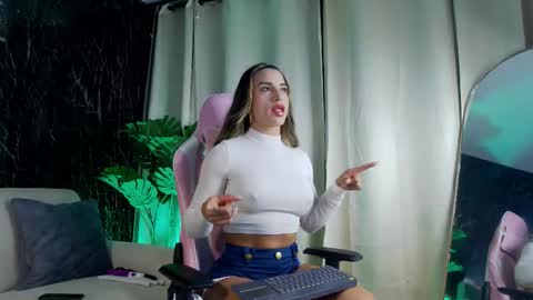 Emily foxx01 online show from March 24, 2026, 12:15 am