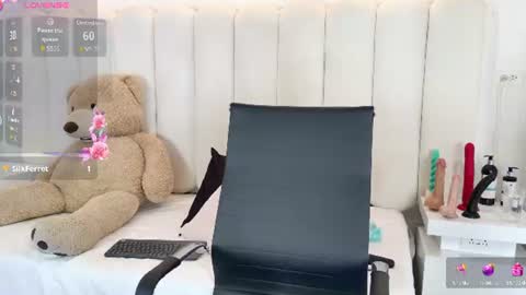 Snapshot of emily_hilton1 chatting on July 25, 2026, 6:38 pm emily_hilton1 online show from July 25, 2026, 6:38 pm