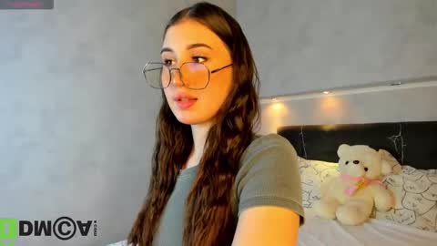 Emily online show from March 5, 2026, 1:23 am