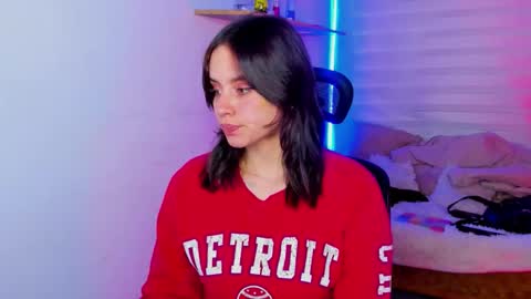 Snapshot of emily_lindey chatting on October 17, 2025, 3:10 am emily_lindey online show from October 17, 2025, 3:10 am
