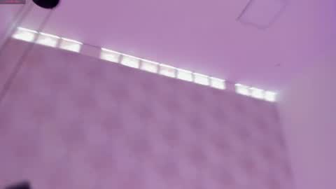 emily_luve online show from April 18, 2026, 7:51 pm