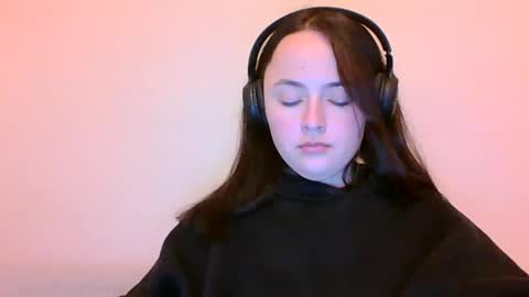 emily_morning_dew online show from January 24, 2025, 4:49 pm