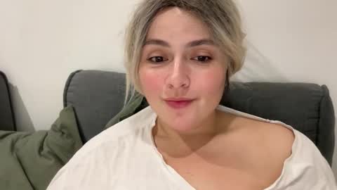 emily_morning_dew online show from September 9, 2025, 8:52 pm