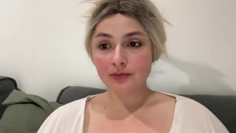 emily_morning_dew online show from September 11, 2025, 8:31 pm