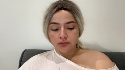 emily_morning_dew online show from September 24, 2025, 5:11 am