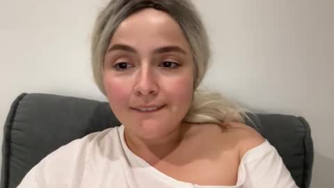 emily_morning_dew online show from September 24, 2025, 7:50 pm