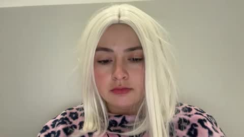 emily_morning_dew online show from November 3, 2025, 5:52 am