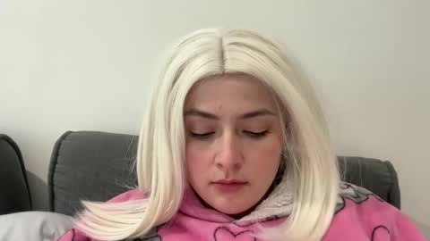 emily_morning_dew online show from January 15, 2026, 12:32 pm