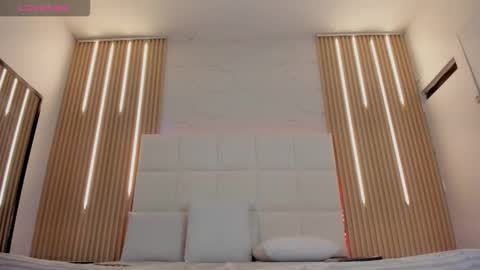 emily_nova_ online show from March 20, 2026, 11:48 am