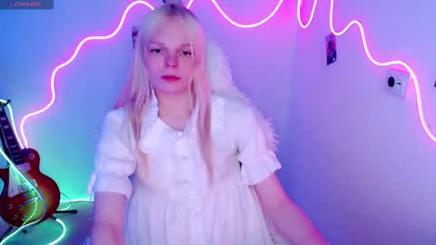 Snapshot of emily_nyaffe chatting on October 17, 2025, 11:18 pm Lia online show from October 17, 2025, 11:18 pm