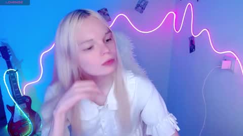 Snapshot of emily_nyaffe chatting on November 8, 2025, 3:45 pm Lia online show from November 8, 2025, 3:45 pm