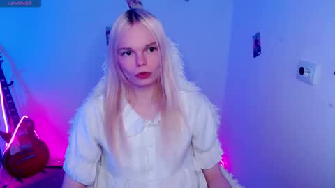 Snapshot of emily_nyaffe chatting on November 24, 2025, 7:24 pm Lia online show from November 24, 2025, 7:24 pm
