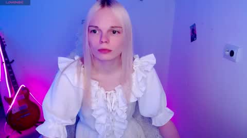 Snapshot of emily_nyaffe chatting on December 5, 2025, 12:08 am Lia online show from December 5, 2025, 12:08 am