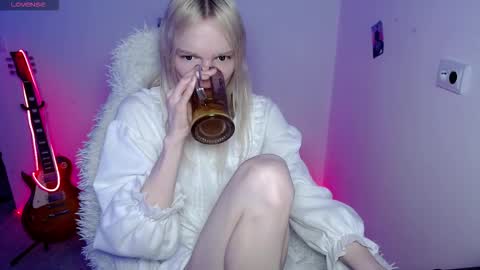 Snapshot of emily_nyaffe chatting on March 7, 2026, 10:40 pm Lia online show from March 7, 2026, 10:40 pm