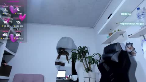 emily_palmeer online show from October 6, 2025, 10:23 am