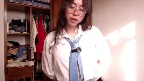 emily_pearl_ online show from September 19, 2025, 9:26 pm
