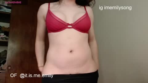 Snapshot of emily_pearl_ chatting on June 9, 2026, 7:36 pm emily_pearl_ online show from June 9, 2026, 7:36 pm
