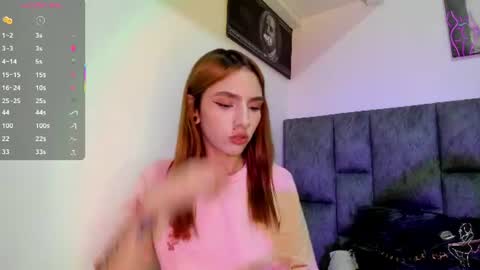Snapshot of emily_pons chatting on June 17, 2026, 1:19 am Emi online show from June 17, 2026, 1:19 am