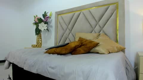 Emily online show from October 17, 2025, 7:49 pm