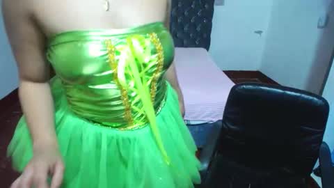 Snapshot of emily_rdz chatting on October 29, 2025, 5:10 am EMILY  online show from October 29, 2025, 5:10 am