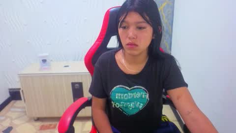 Snapshot of emily_rosse04 chatting on October 14, 2025, 12:06 pm online show from October 14, 2025, 12:06 pm