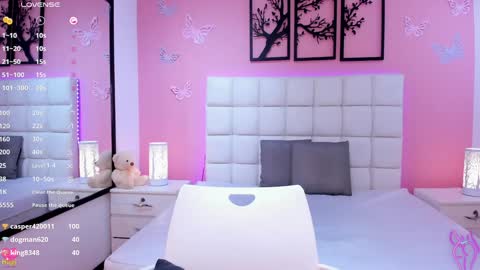 Snapshot of emily_roux chatting on January 10, 2025, 6:09 am  EMILY  online show from January 10, 2025, 6:09 am