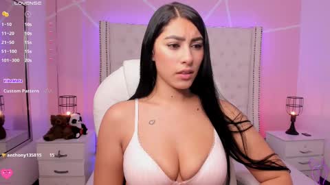 Snapshot of emily_roux chatting on March 9, 2025, 4:49 am  EMILY  online show from March 9, 2025, 4:49 am