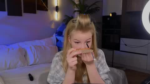 emily shepard online show from April 16, 2026, 3:29 am