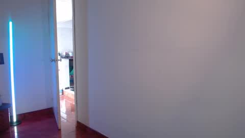 Snapshot of emily_swan_04 chatting on January 17, 2025, 5:41 pm Emily  Swan online show from January 17, 2025, 5:41 pm