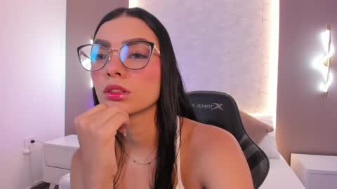 emily_tolson online show from April 14, 2026, 12:22 pm