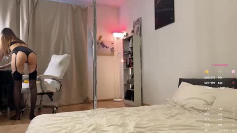 Lia online show from March 13, 2026, 6:31 am