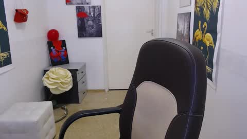 Snapshot of emily_york18 chatting on February 5, 2025, 1:11 pm Emily online show from February 5, 2025, 1:11 pm