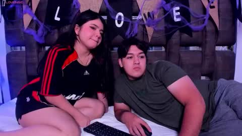 Amily  Andrew online show from October 30, 2025, 5:09 am