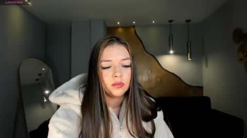 Snapshot of emilycarterr_ chatting on May 4, 2026, 10:33 am Emily Carter online show from May 4, 2026, 10:33 am