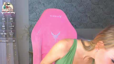 emilydancee online show from December 30, 2024, 5:44 pm