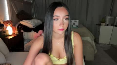 Snapshot of emilyfawn chatting on May 7, 2026, 5:24 am emilyfawn online show from May 7, 2026, 5:24 am