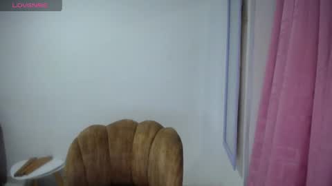 Snapshot of emilyhines__ chatting on April 21, 2026, 10:56 pm Emilyhines online show from April 21, 2026, 10:56 pm