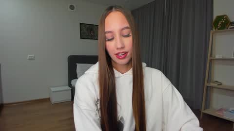 Snapshot of emilyhoston chatting on December 3, 2024, 6:38 pm Alina online show from December 3, 2024, 6:38 pm