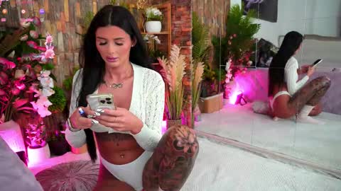 Snapshot of emilyhudsson chatting on September 9, 2025, 5:34 pm Emily  online show from September 9, 2025, 5:34 pm