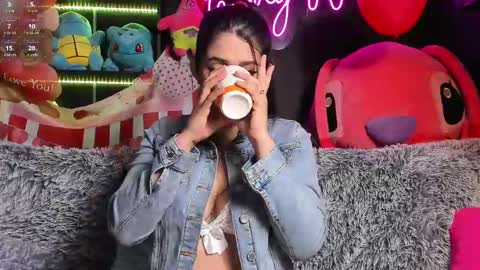 Emily Jhonson online show from February 22, 2025, 1:35 pm