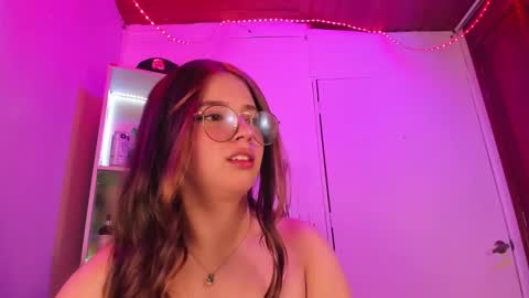 VALEEEN online show from January 5, 2025, 4:06 pm