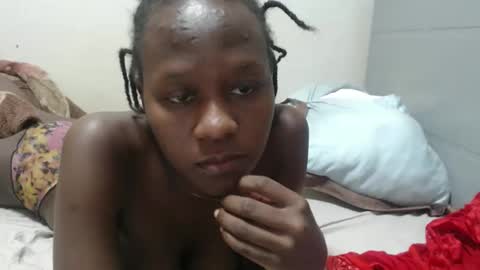 Snapshot of emilyposha chatting on April 23, 2026, 9:50 pm Emilly online show from April 23, 2026, 9:50 pm
