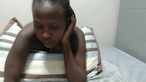 Snapshot of emilyposha chatting on April 28, 2026, 9:42 pm Emilly online show from April 28, 2026, 9:42 pm