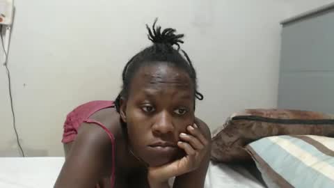 Snapshot of emilyposha chatting on May 3, 2026, 9:21 pm Emilly online show from May 3, 2026, 9:21 pm