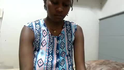 Snapshot of emilyposha chatting on May 8, 2026, 9:42 pm Emilly online show from May 8, 2026, 9:42 pm
