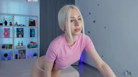 Hey i am  Emily     am -  pm online show from May 22, 2026, 5:07 pm