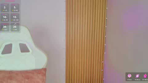 Emily  online show from November 20, 2025, 9:31 am